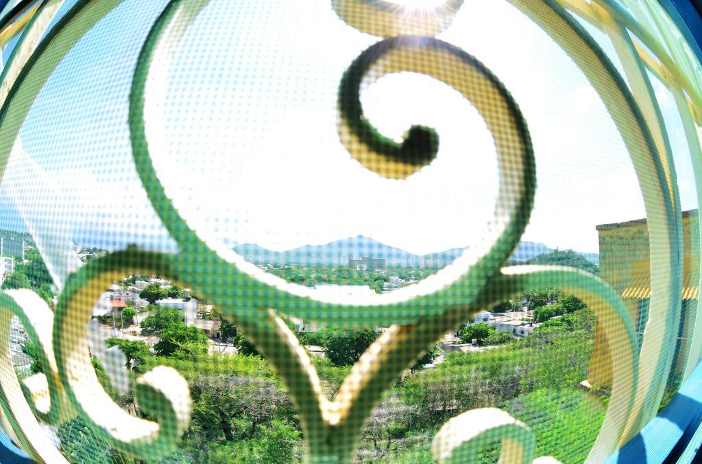 Jardin Etnobotanico Villa Ludovica Santa Marta  Bilik gambar